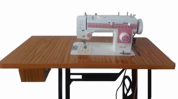 MAQ COSER DE 60 DISCOS CON MUEBLE, ELECTRICA Y A PEDAL